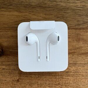 OEM Apple iPhone Wired Earpods Earphones Earbuds Lightning NEW Authentic